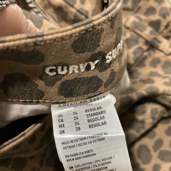 AMERICAN EAGLE Curvy Super High Rise Jegging. Plus size 24 - Picture 6 of 6